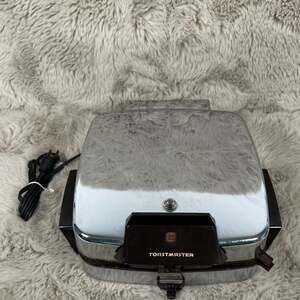 Mcgraw-edison Toastmaster Waffle Maker, VTG 1960's Model 265-Working Condition